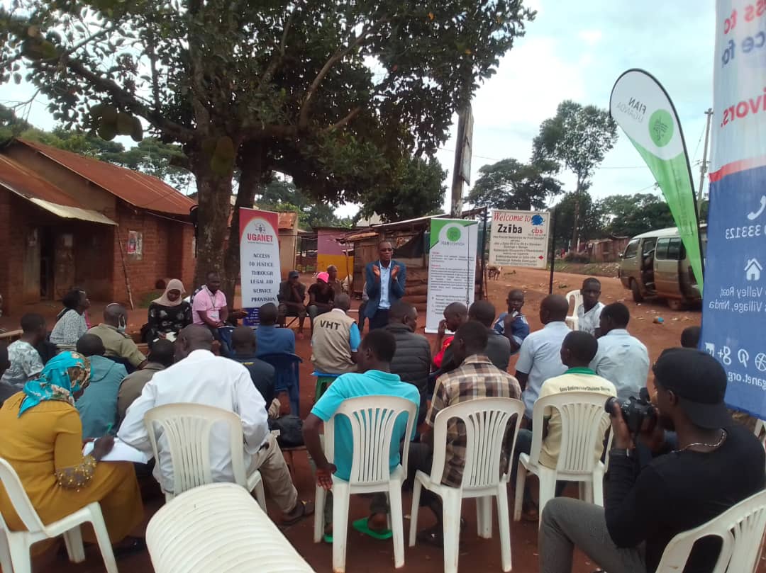 Humanwakiso's tweet photo. In Zziba Parish, Kasanje Town Council our partners @FianUganda @RedeemIntl @Uganetlaw still on the human rights awarenesses week to the people of Wakiso district https://t.co/UJmL8io1my