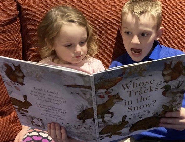 Jill Bennett (@jillbennett18) on Twitter photo Sam reading to his little sister #Whosetracksinthesnow? #alexandramilton <a href="/BoxerBooks/">Boxer Books</a> - it's reviewed today on #RedReadingHub blog wp.me/p11DI5-auM Sam reading to his little sister #Whosetracksinthesnow? #alexandramilton <a href="/BoxerBooks/">Boxer Books</a> - it's reviewed today on #RedReadingHub blog wp.me/p11DI5-auM