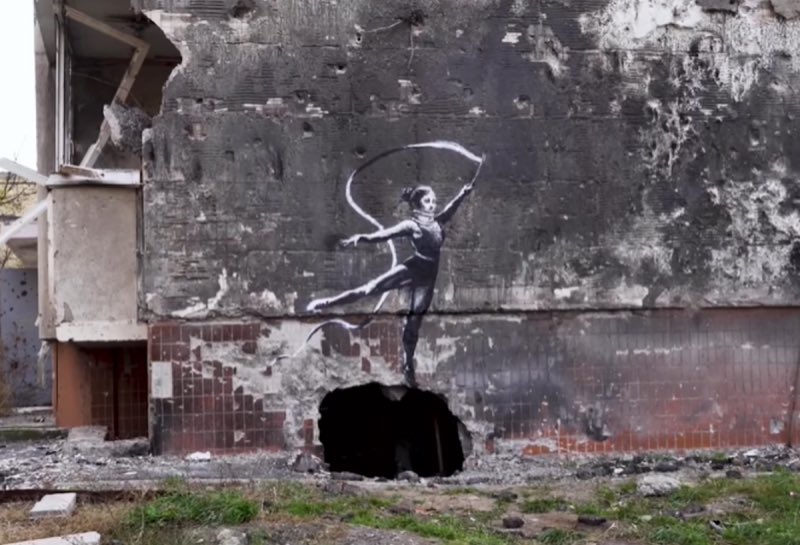 Banksy became an honorary citizen of Irpin - in this way locals thank the artist for his art and support of Ukraine.