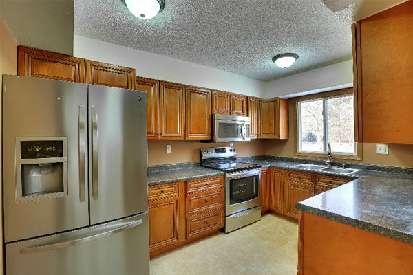 GECCabinet's tweet photo. Beautify the kitchen space with modern walnut cabinets. With them, you can do more than increase your storage space. Walnut makes the space look aesthetically appealing. Click here for more info https://t.co/2ylD9y9IK9.
.
.
.
#walnutkitchen #kitchencabinets #GECCabinetDepot https://t.co/TTrxj8Yb5R