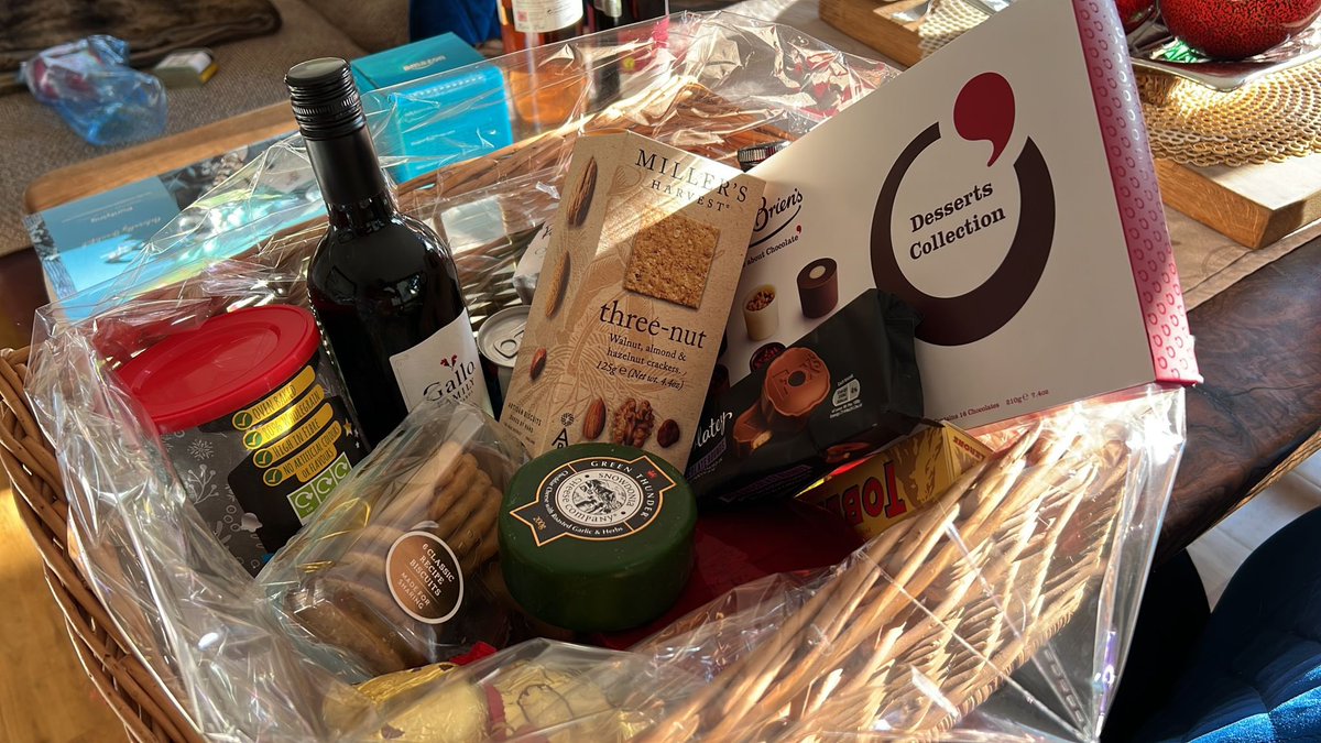AdventMarket's tweet photo. We’ve got trucks, we’ve got police cars, we’ve hampers and lots more in our prize raffle tomorrow at the Duxford Advent Market. Tickets £1. Buy on the door 🎄🎅🏻❄️ https://t.co/wbzKCNIxW4