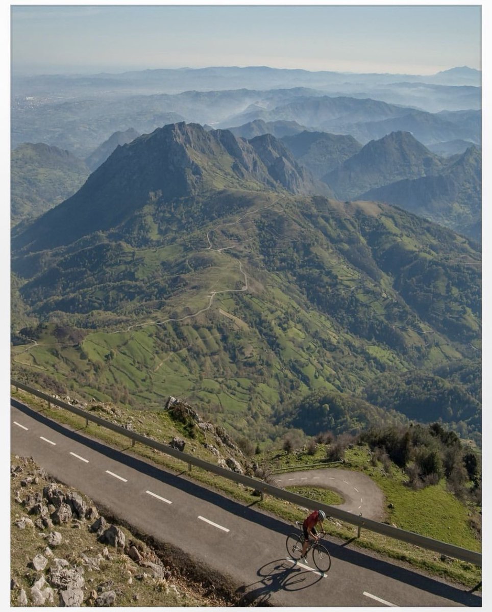 AsturCycling's tweet photo. Route 3 - The King Angliru
#angliru #riosa #morcin #lifestyle #photo #naturephotography #landscapephotography #naturalparadise #travel #cyclinglife #cyclinginasturias #cyclingexperience #explore #asturcycling #nature #roadslikethese #roadcycling #travel #luxurytrip 🌍: Angliru https://t.co/DHUpv9JTeb
