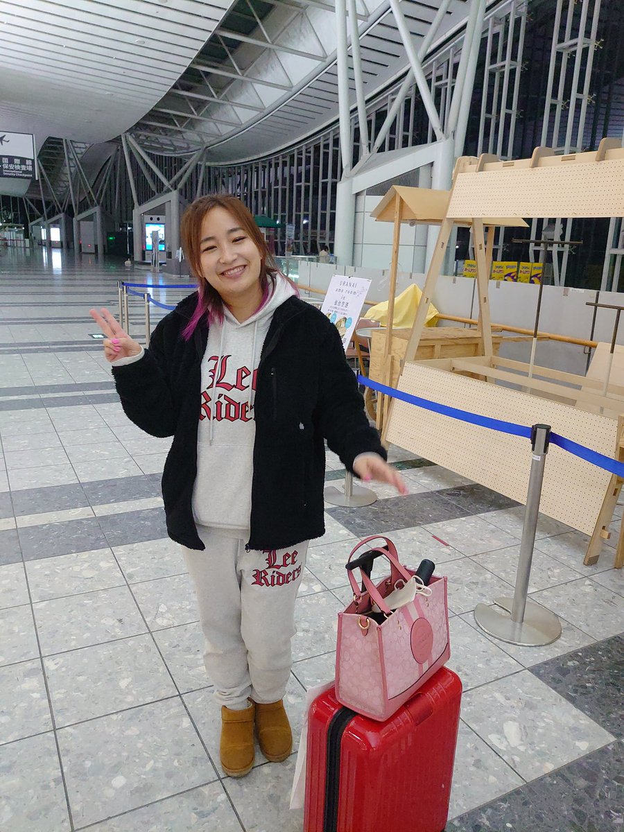 mutsukun9's tweet photo. @babashi_sub お疲れ様です。お忙しいなか空港での、念願のグラ、ありがとうございました。
また、仙台に遊びに来てくださいね✨ https://t.co/lzPOLrysJN
