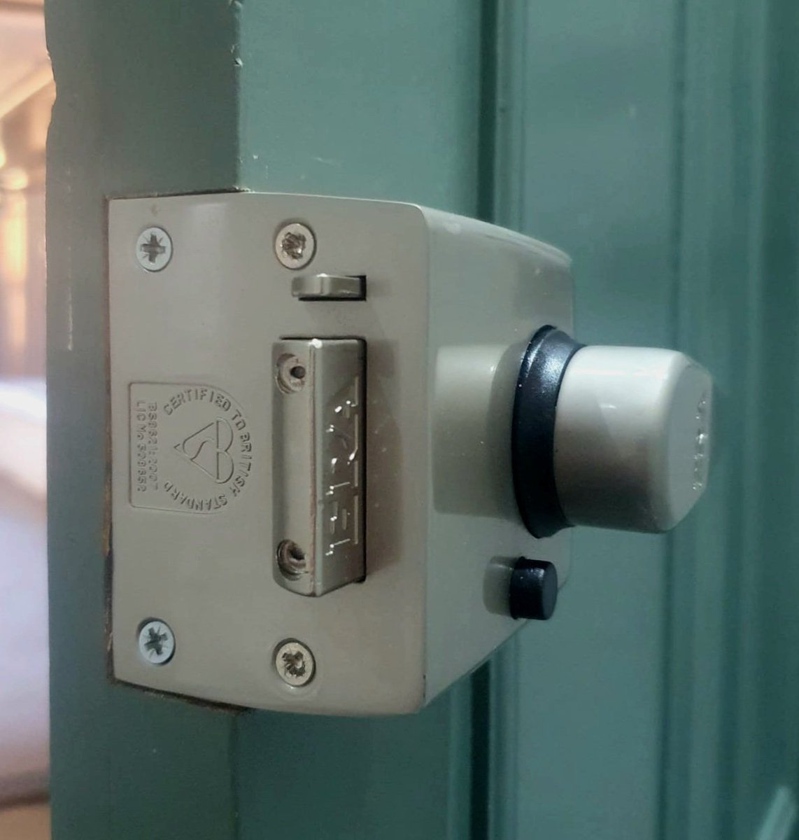 IKSLocksmiths's tweet image. Front door security upgraded in time for Christmas.
A British Standard nightlatch and Euro Deadlock installation on a flat on Abbey Road NW8
Contact us on 0203 284 1045 
#bestlocks #highsecurity #britishstandard #locksmith #london #masterlocksmithsassociation #locallocksmith