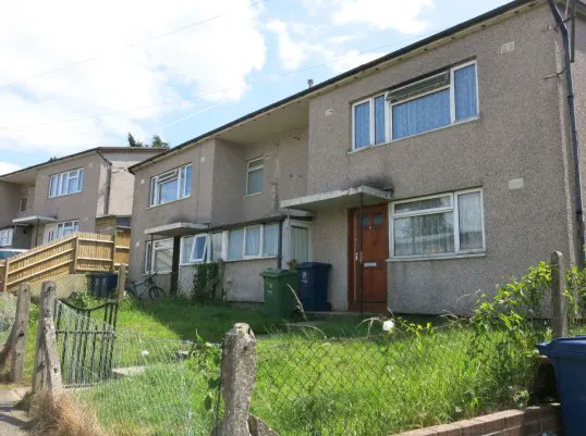 TransitionTog's tweet image. Brr❄️it's cold out there.  What if we retrofit whole neighbourhoods at once, keeping homes warm, healthy, comfortable? Barton Retrofit Coop will insulate 1950s prefab homes in their area, building local skills &amp;amp; jobs, then roll the model out to other areas. #resilientcommunities