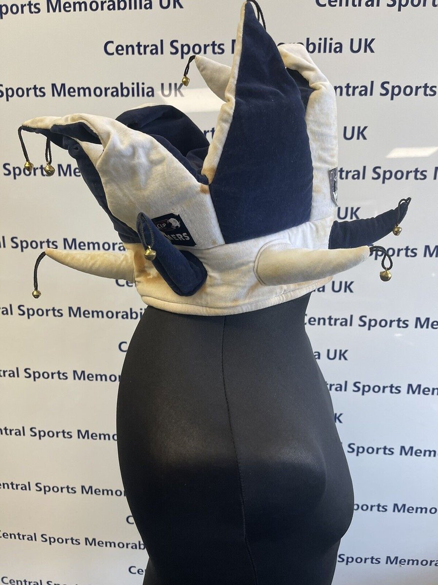 csm_uk1's tweet image. Maradona shirt swapped with Steve Hodge?  Pah!

Hand of God ball?  Keep it!

Ronaldo Match Worn United Shirt?  No thanks!

Tonight we launch, a real gem...

Nikola Zigic Jester's Hat, worn on the Wembley turf.

3 day auction. Guaranteed delivery before Xmas. 
Don't miss it! #BCFC