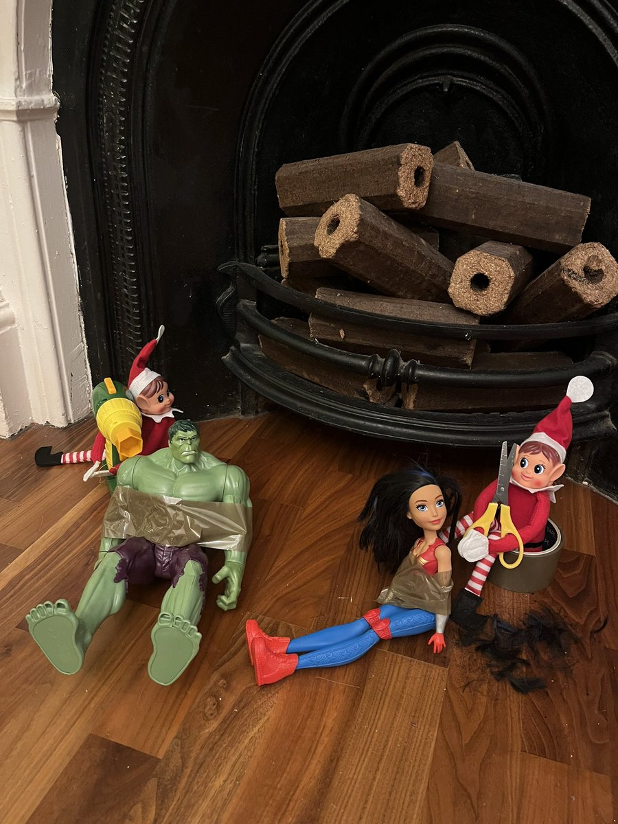 Naughty elves 😂😂