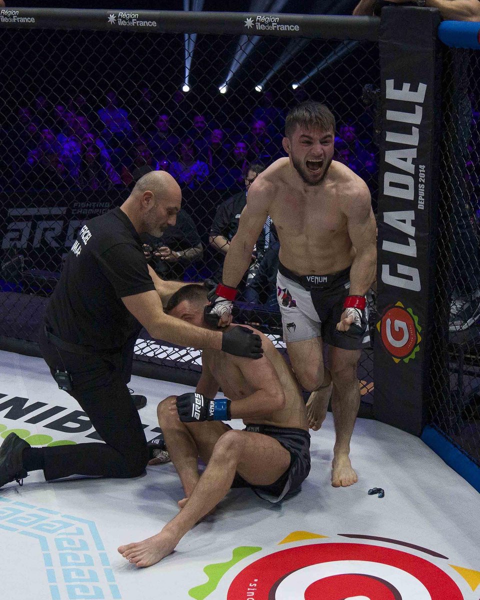 SarfatiBenjamin's tweet photo. Nous avons clôturé l'année en beauté.💫
Pour le dernier événement de 2022, #ARES10 fut un succès à l'image de cette année qui restera comme celle de l'intronisation du MMA au-devant de la scène sportive et médiatique française.🇫🇷🚀 https://t.co/Np70rwFfvX