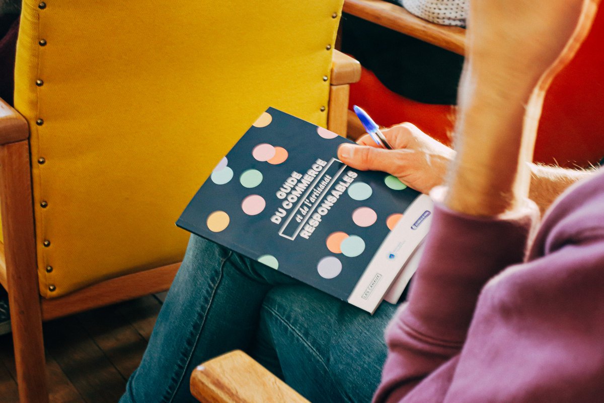 Les_Canaux's tweet photo. 📢 @Les_Canaux, @GrandParisMGP, @CCI_Paris_IdF
@CMAFrance_ ont le plaisir de lancer officiellement le Guide du Commerce et de l’Artisanat responsables !
Le résultat d'un travail multipartenarial pour définir les piliers d'un #CommerceResponsable
👉 https://t.co/4kckWXUK04 https://t.co/Xyq35rIhNH