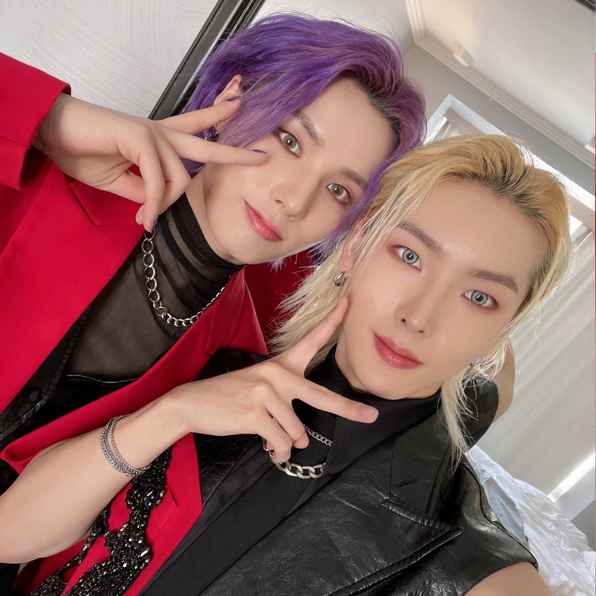 O2THlNKER's tweet image. HAPPY BIRTHDAY RANO! 🤍

@ELASTofficial #WONHYUK #ELAST #엘라스트 #원혁 #RANO #라노 #HAPPYRANODAY #WinterSunRanoDay #라노에대한_우리사랑은_에버래스팅 #해피라노데이 #다정함이_죄라면_라노는_무기징역