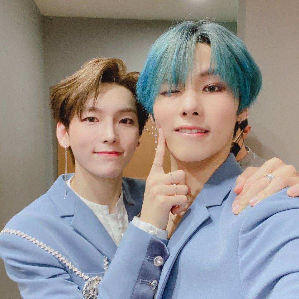 O2THlNKER's tweet image. HAPPY BIRTHDAY RANO! 🤍

@ELASTofficial #WONHYUK #ELAST #엘라스트 #원혁 #RANO #라노 #HAPPYRANODAY #WinterSunRanoDay #라노에대한_우리사랑은_에버래스팅 #해피라노데이 #다정함이_죄라면_라노는_무기징역