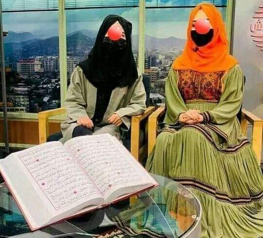 shamsullah222's tweet photo. ماشاالله وطنه!!
بدخشان کې يو افغاني پېغلې "سحر ارشد" ټول قران کريم په لاس لیکي!
#ویاړونه او برکتونه!! https://t.co/VlMqGlnvyU