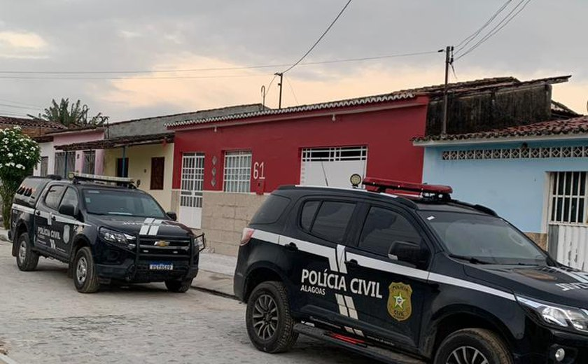 JornaldeAlagoas's tweet image. Homem é preso acusado de homicídio após tentativa de chacina em Mata Grande

jornaldealagoas.com.br/policia/2022/1…

#matagrande #homicidio #crime #policia