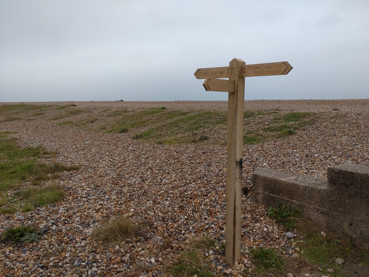 JanNewsom's tweet photo. The coastal path between Climping and Littlehampton is best described as a natural path. #fingerpostfriday https://t.co/9dkJtah16W