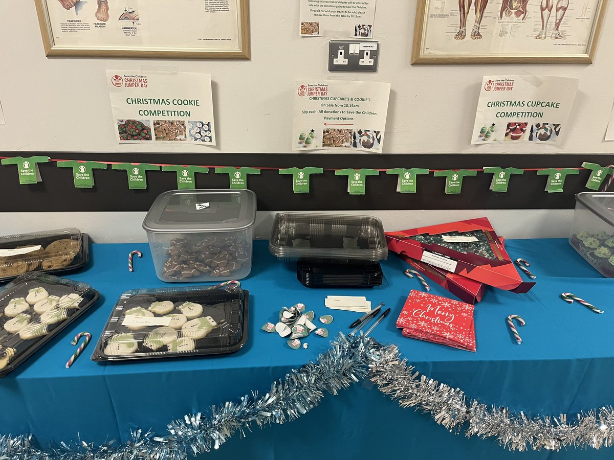 CharlottieOT's tweet photo. Christmas Jumper day at the countess… donate to save the children, text COCH2, COCH5 or COCH10 to 70050. Swipe to see my poor effort 😁🙈🤷🏾‍♀️⛄️Thanksss
❤️#therapies #OTlife #Christmasjumperday2022 https://t.co/JFz3s0IPlj