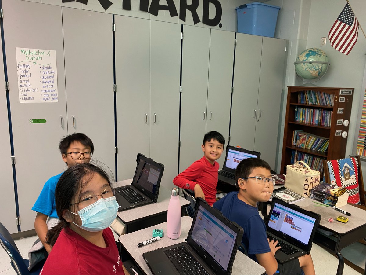 PearlandISD's tweet image. 💻🖱⌨Mrs. Rodriguez&apos;s fourth-grade class from Silverlake participated in an Hour of Code lesson. The Hour of Code has become a worldwide effort to celebrate computer science! #WeAreKnowledgeable #BuildPearlandProud