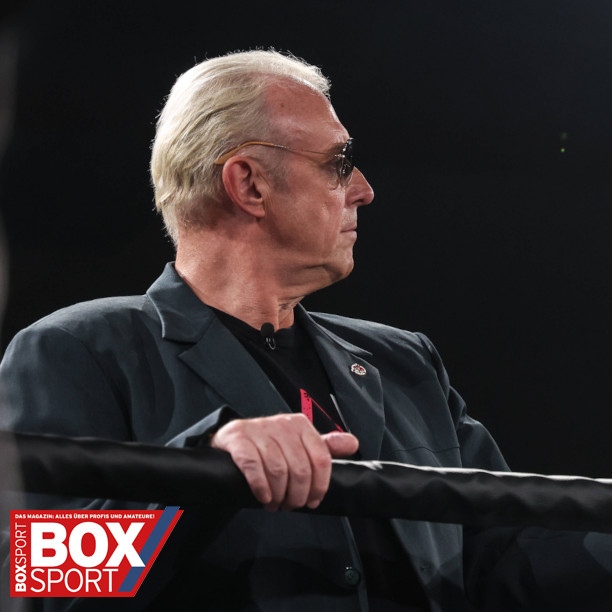 BoxSportMagazin's tweet photo. Kampfsport-Pionier @RainerGottwald1 hat Promi Big Brother 2022 gewonnen. Mit der Siegprämie möchte er Menschen in Thailand unterstützen. 

https://t.co/nHoCtV2AiY

Foto: IMAGO / Torsten Helmke 

#boxen #boxing #boxsport #RainerGottwald #kampfsport #promibigbrother https://t.co/NdtbXKJrgP