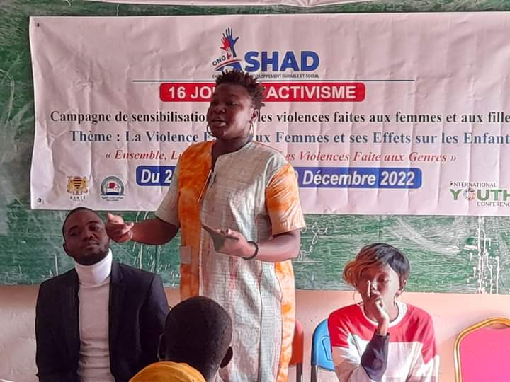 OngAshad's tweet photo. #VBG conference debat
𝐋𝐚 𝐯𝐢𝐨𝐥𝐞𝐧𝐜𝐞 𝐟𝐚𝐢𝐭𝐞𝐬 𝐚𝐮𝐱 𝐟𝐞𝐦𝐦𝐞𝐬 𝐞𝐭 𝐬𝐞𝐬 𝐞𝐟𝐟𝐞𝐭𝐬 𝐬𝐮𝐫 𝐥𝐞𝐬 𝐞𝐧𝐟𝐚𝐧𝐭𝐬, c'est le thème débattu avec les étudiants de COFOSAM
#UNFPAtchad
#GenEgaliteECCAS
#StopAuxViolencesFaitesAuxFemmes
#16joursdactivisme https://t.co/0J3mKS24Z3