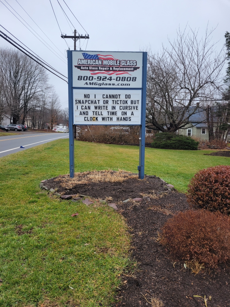AMGGLASS's tweet photo. #friday #signs #amgsigns #windshieldrepairs #windshieldreplacements #windshields #autoglass #autoglassreplacement #autoglassprofessionals https://t.co/cVzcWUgcMm