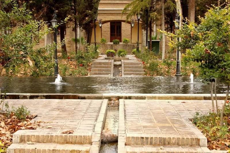 IraninMi's tweet photo. Museo e giardino #Negarestan, #Tehran. #Iran #Turismo https://t.co/vwzuj2pf1J
