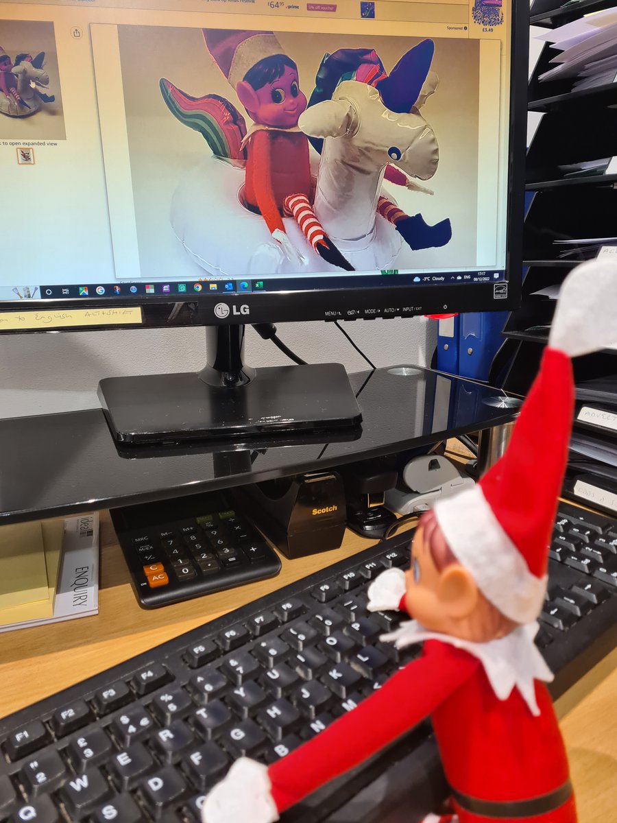 Hey! You know we aren't supposed to do Christmas shopping in work hours!!
#idealwindowsystems #elfontheshelf2022 #Sale #upvc #ideal #windows #upvcwindows #southmanchester #energyefficiancy #justforfun #Christmas2022