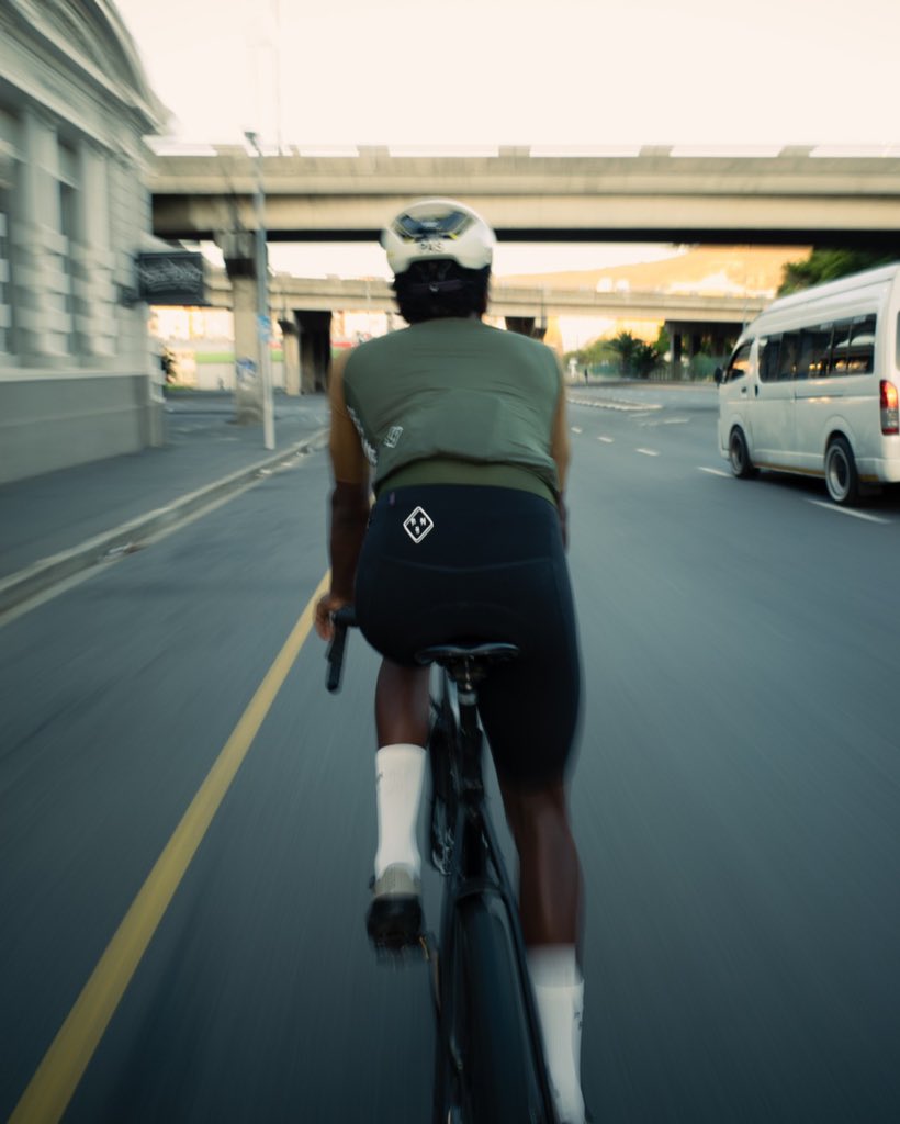 The slow rush. #pasnormalstudios #roadtonowhere #internationalcyclingclub #destinationeverywhere
