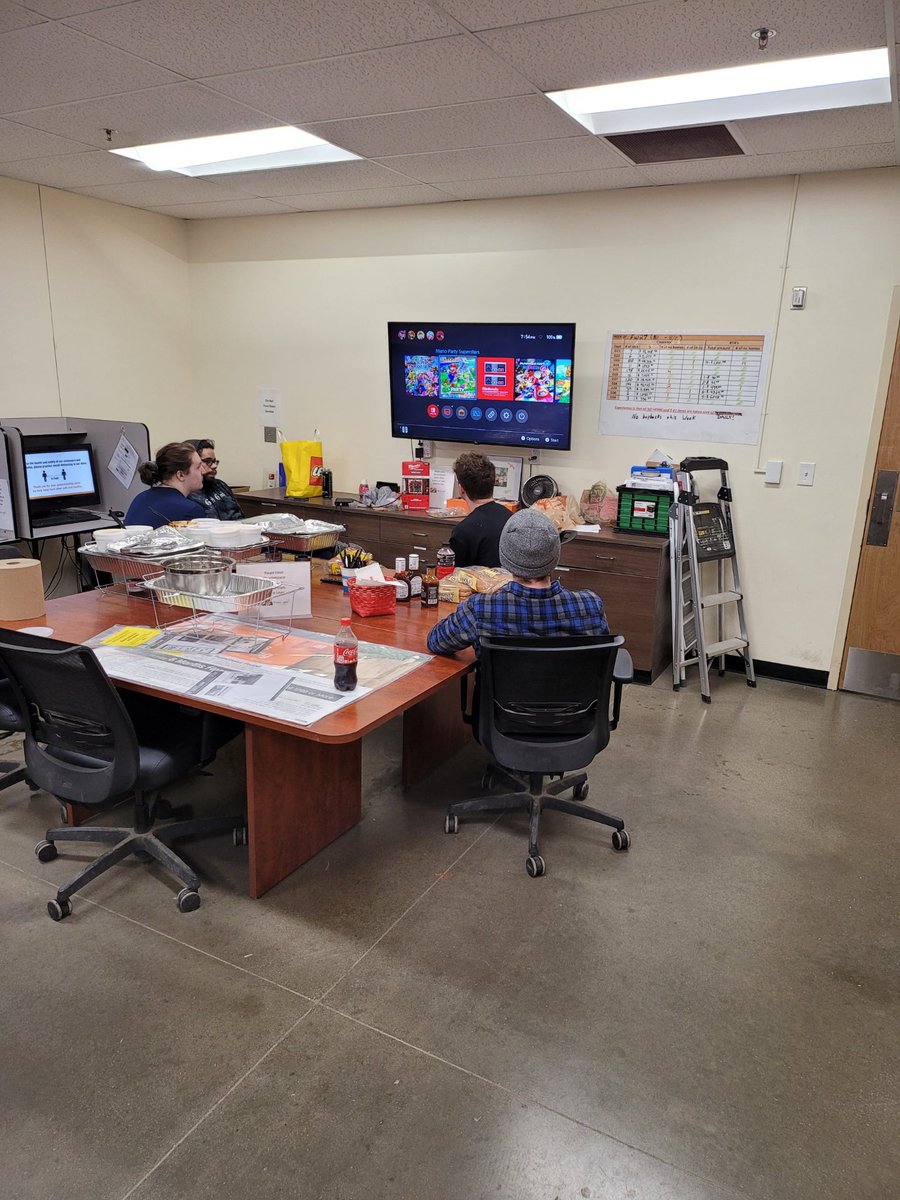 Freight team enjoying Smokey Bones and some game time after unload! Unbelievable work by the team at 6954! The you! @TishJones813 @Sean_Monty_ <a href="/wendyrr7/">THD@WendyRamjas</a> @GroveMighty <a href="/defranco1586/">josh defranco</a> <a href="/AmandaG32363187/">Amanda Glass</a> <a href="/Carlos_A_Hnndz/">Carlos Hernandez</a> <a href="/GardnerD314/">Sara Gardner</a>