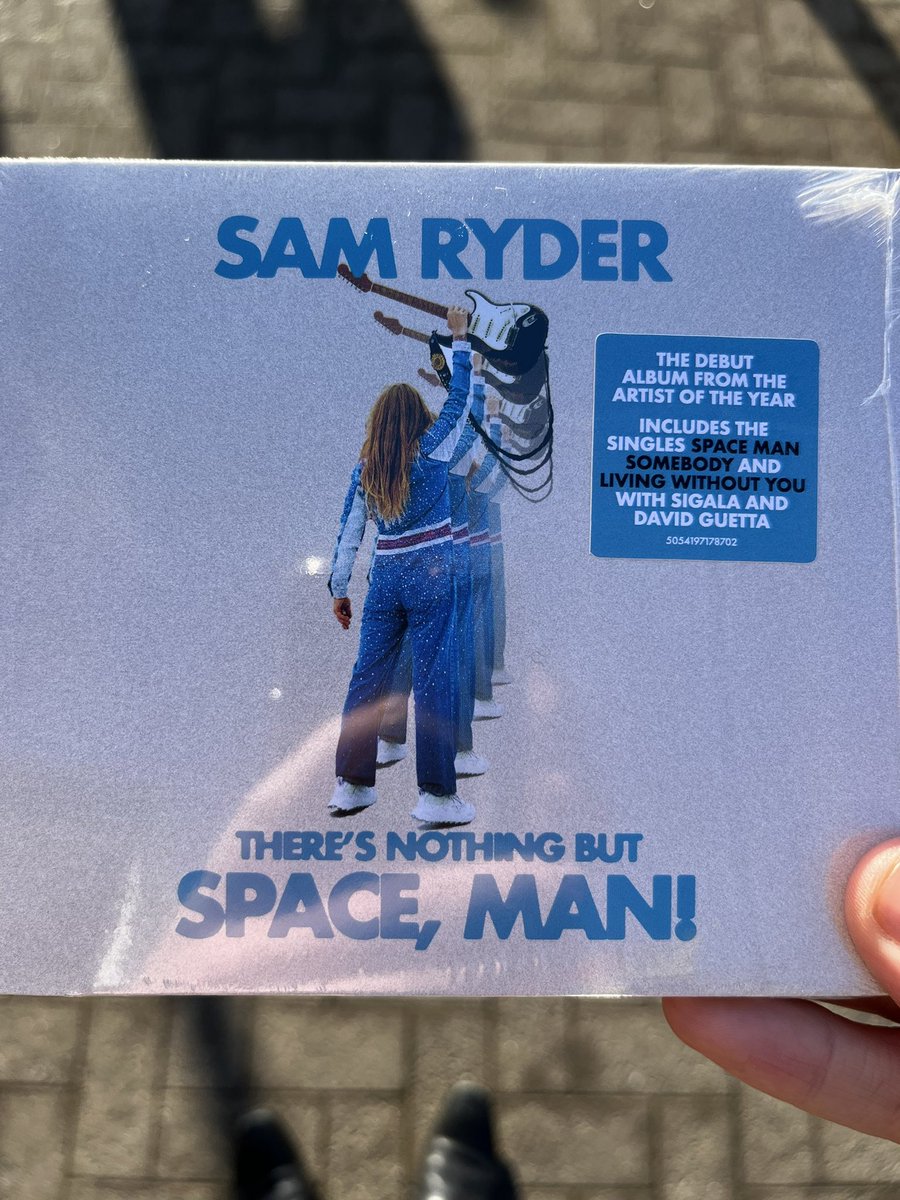 TheLiveLuke's tweet photo. So looking forward to listening to this!!🎧😁

I am Old Skool Still and CD’s Rule!!💿

@SamRyderMusic #SamRyderAlbumOutNow #SamRyderAlbumOutFriday https://t.co/RL3yOEDpQH