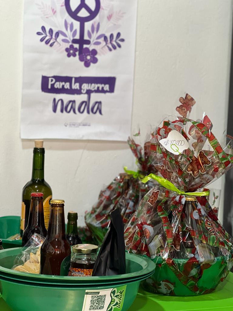MisionONUCol's tweet photo. Firmantes de paz, víctimas del conflicto y sociedad civil se unieron para abrir en #Villavicencio la tienda ‘Sueños de Paz’, proyecto de la Cooperativa Multiactiva Inchik Colombia. Aquí se encuentran productos trabajados por personas en proceso de reincorporación del #Meta. 🇨🇴🕊️ https://t.co/d78d4NamKL