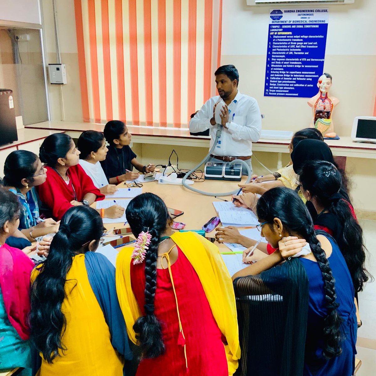 boopathipsgtech's tweet photo. Happy to be a part of value added course titled “Biomedical Equipments &amp; it’s calibration” for the second year students of Biomedical Engineering at Nandha Engineering College, Erode in association with Prashan Medical Technologies, Coimbatore. 

#valueadded  #biomedical #medical https://t.co/SyQLjFj8XH
