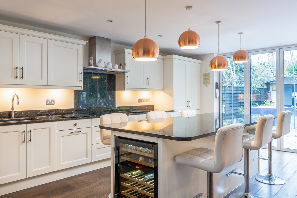 c_ckitchens's tweet photo. This family enjoy eating together at the kitchen island and we designed it to be more of a table than an extension of the working kitchen.⁠
⁠
#candckitchens #homereonvationideas #kitchenlove https://t.co/k6rbRHdOgh