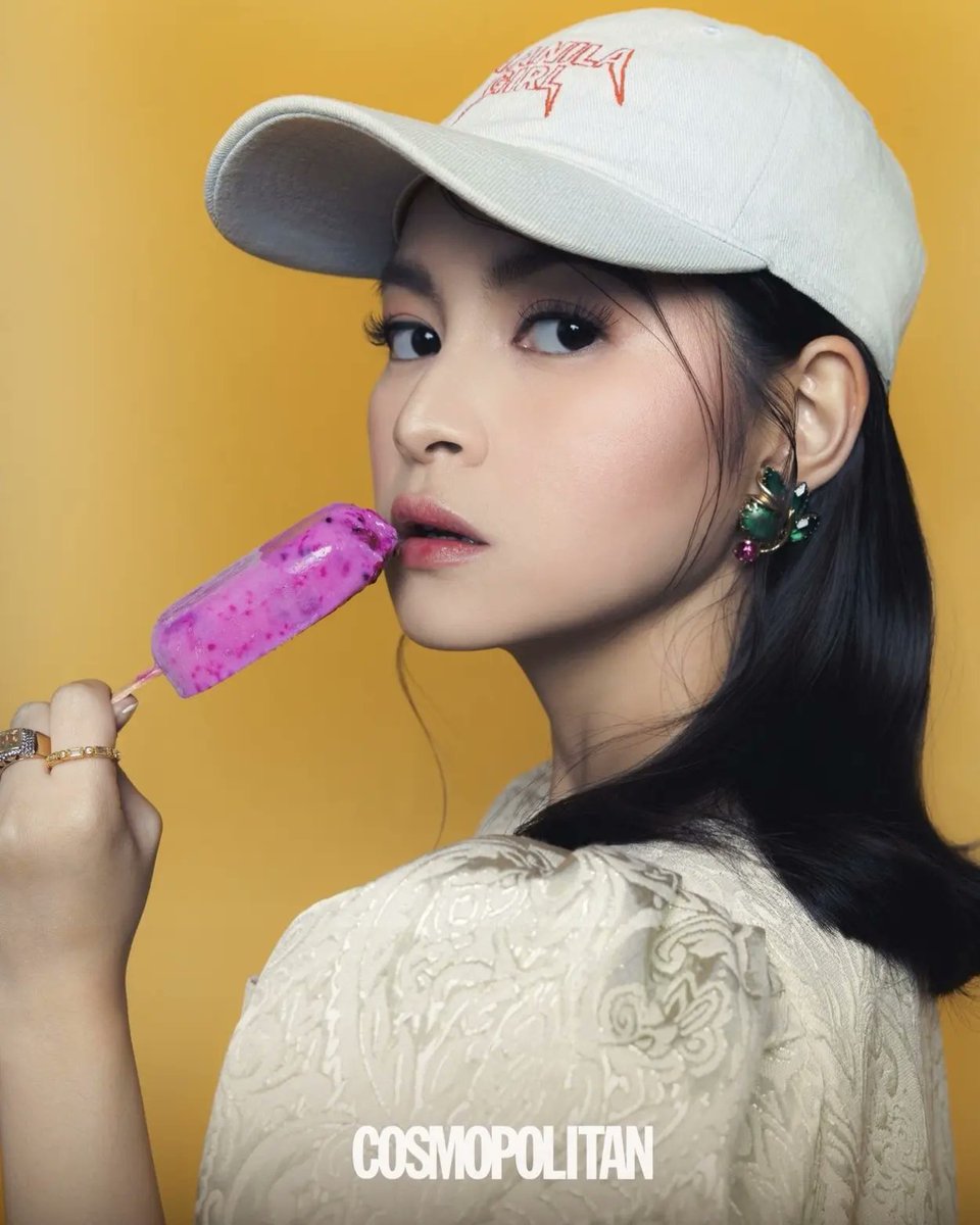 Sparkle_GMA's tweet photo. Independent, passionate and fearless -- Barbie Forteza is a Modern Filipina that the next generation can relate to ✨️ 

Check out Barbie on the cover of Cosmopolitan PH! Read the full #BarbieForCosmo cover story on https://t.co/rRJxE9C2vd 🥰

#BarbieForteza https://t.co/kP9refkSqL