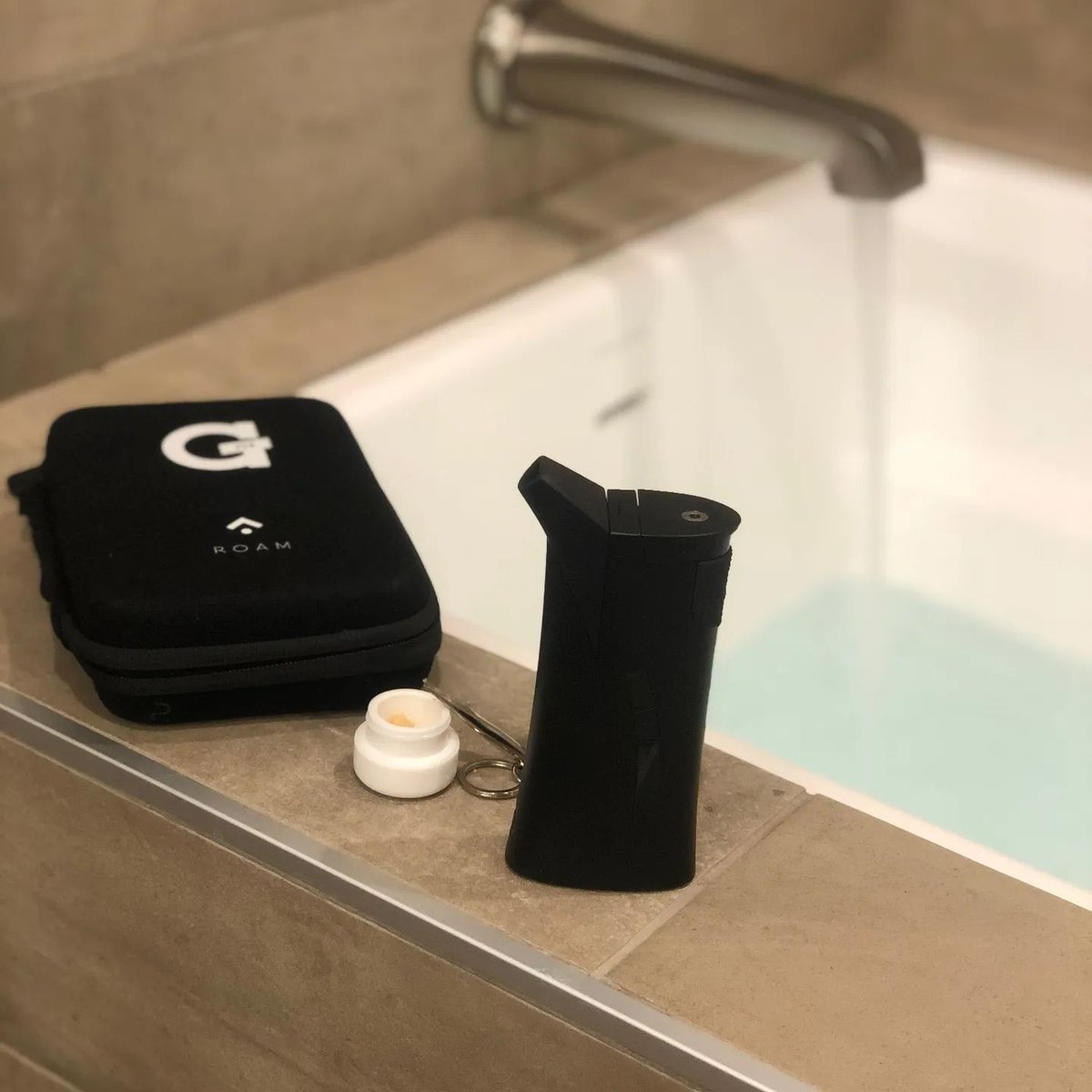 SmokeSpotCBD's tweet photo. We have a variety of concentrate vaporizers too! Swing by Smoke Spot or Herb RX and check out the ROAM! @gpen π
Smoke Spot
1074 West South Jordan Parkway
South Jordan, UT 84095
#hemp #hightimes #cannabiscures #420 #cannabis
#puffthis #puffpuff #vapestore @herbrx_utah https://t.co/qixuJBlIoM