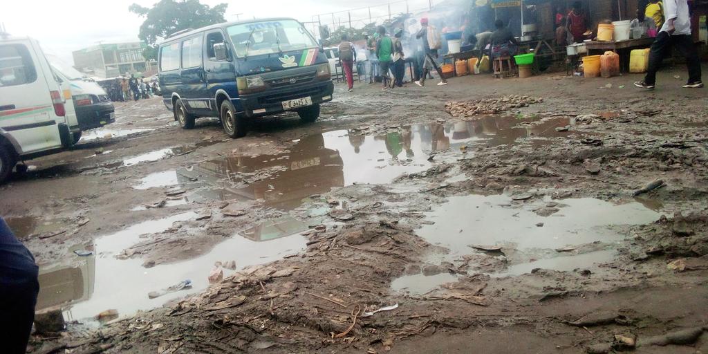 MweneKajekurya's tweet photo. Honestly, if I were in charge of the administrative entity where this filthy #Cotebu parking belongs, I'd either do something or resign. https://t.co/KSlFQ5f3OF
