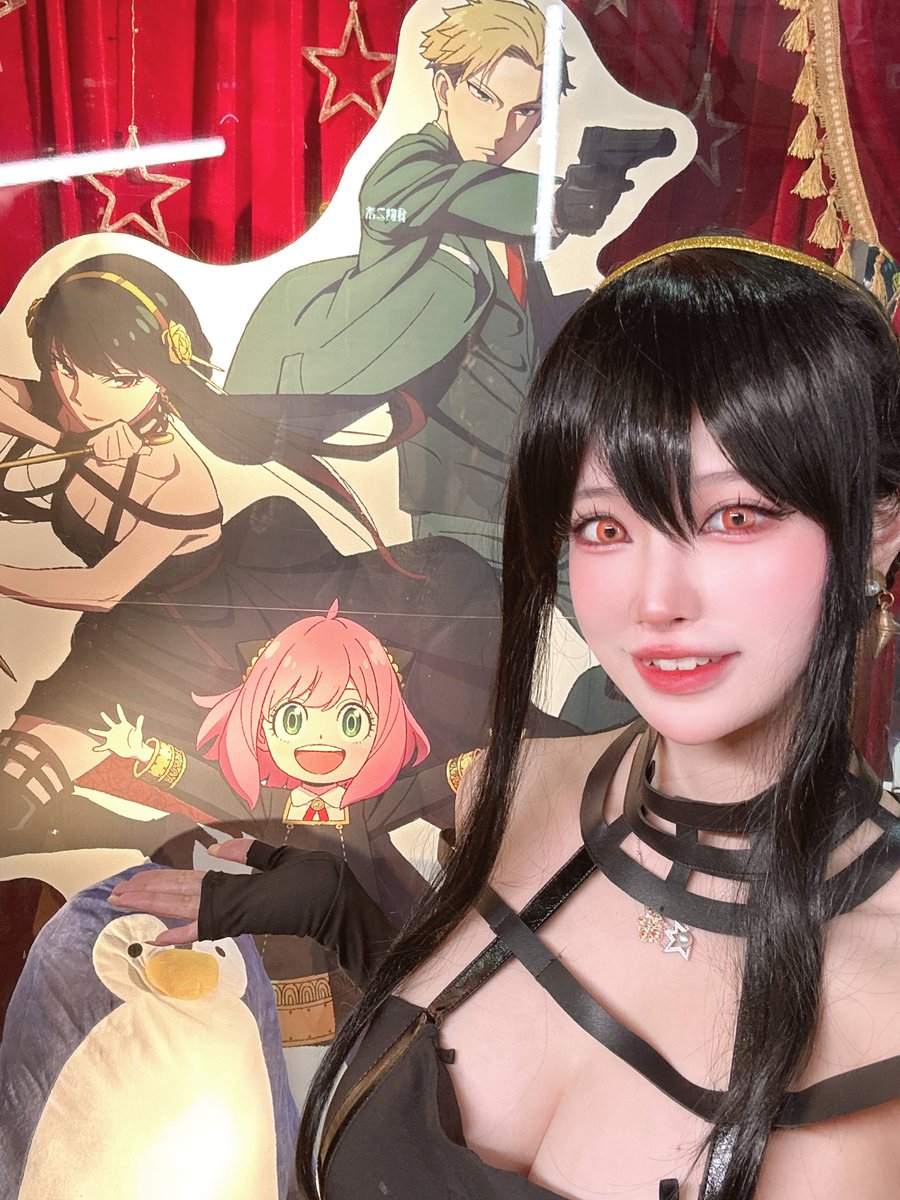 @Leo_aoi ちゃんと一緒にヨルのコスプレしてアニメイトカッフェ遊びに行った〜 https://t.co/pYgH6HlArG