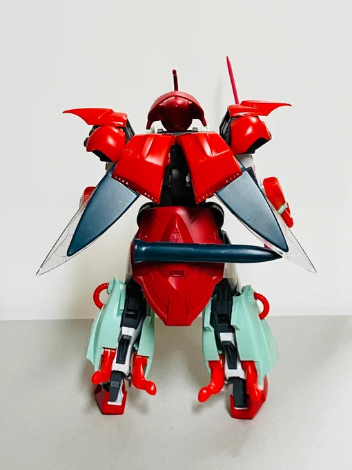 ダリルバルデに旧キットのビルバインとEGストライクのミキシングしてみました。色塗ろうかと思ったけど、成型色が思った以上に似合ってるからこのままでいいかも。 