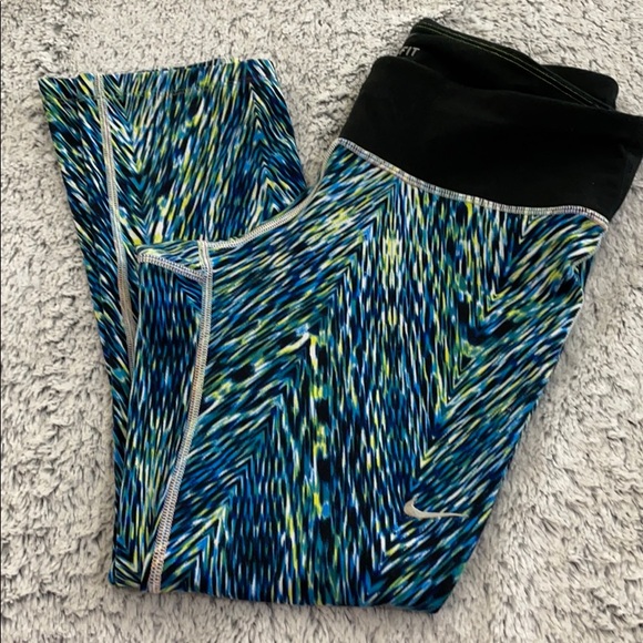 So good I had to share! Check out all the items I'm loving on <a href="/Poshmarkapp/">Poshmark</a> #poshmark #fashion #style #shopmycloset #nike: posh.mk/C8A2UkXrCvb