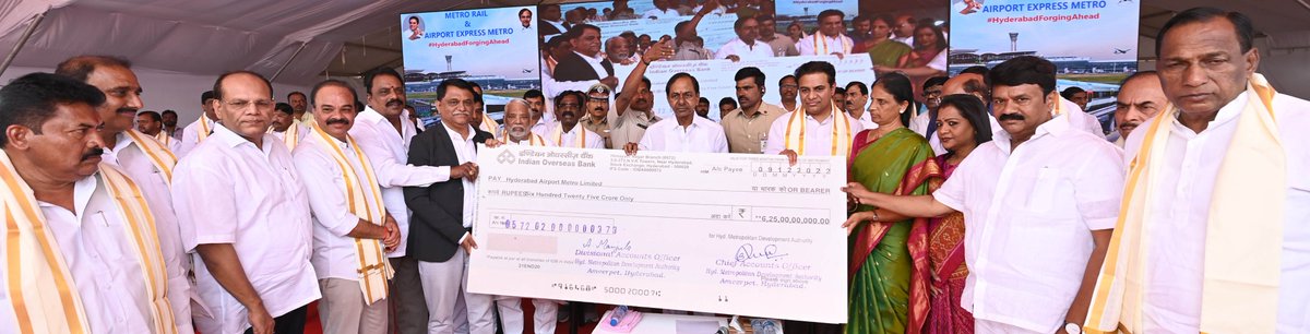 iqbalbroadcast's tweet photo. CM #KCR at the Foundation stone laying for #Hyderabad Airport Express #Metro Project and Public Meeting at #RBVRR #Telangana State Police Academy today. @arvindkumar_ias @NVSReddyIRAS https://t.co/616WvXNEfY