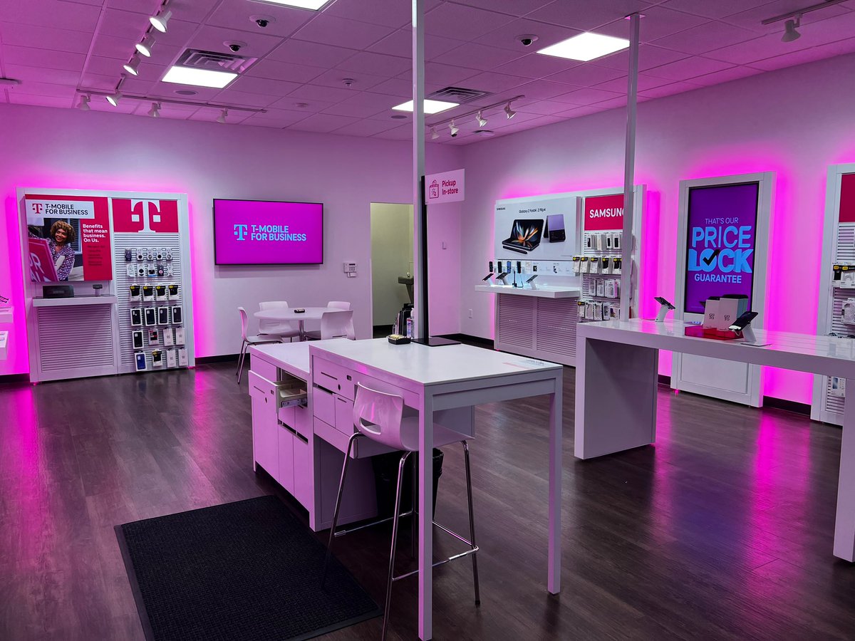 Excited for the A-Team! We are OFFICIALLY opening our T-Mobile store in Albertville, AL….TODAY! 💓💓💓 <a href="/albertvillecofc/">Albertville Chamber</a> <a href="/danielleNpope13/">Danielle Pope</a> <a href="/PamTune/">Pam Tune</a> <a href="/MeaganKEdwards/">Meagan Edwards</a>
