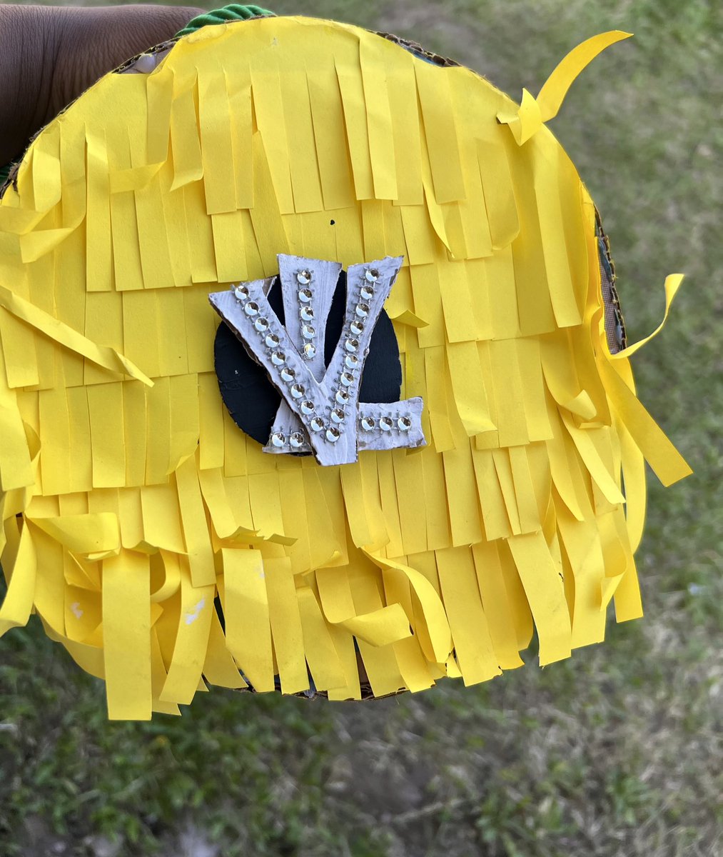 MazikodeThah's tweet photo. My daughter made a bag for me. Louis Vuitton was found shaking https://t.co/mWMeYPvJdD