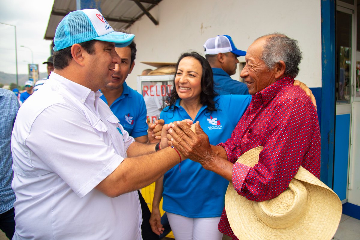 Leoorlandoa's tweet photo. Vamos a seguir haciendo grande a Jama trabajando en equipo con Ma. Emilia Cevallos y todos nuestros candidatos @RC5Oficial
¡Venceremos! ✊🏼 https://t.co/yVQzFOGmNC