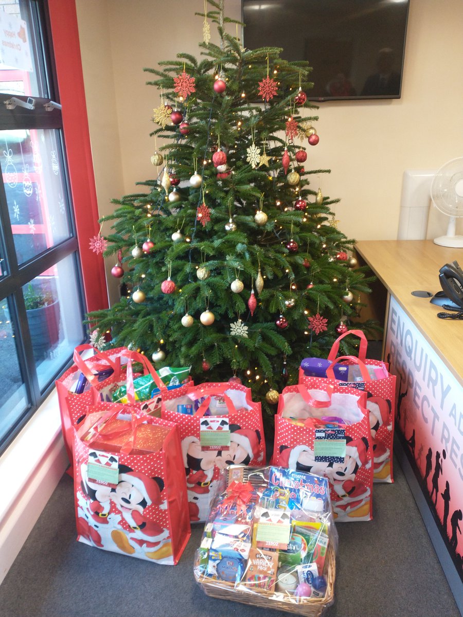 MrsDyeBPS's tweet photo. Thank you 'Duet School of Dance' for your generous donation of hampers, they are amazing!! What a great community we live in 🥰@BoothferryPS https://t.co/zf8ghAno8k