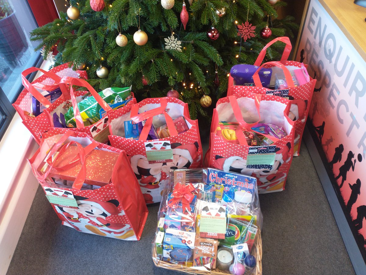 MrsDyeBPS's tweet photo. Thank you 'Duet School of Dance' for your generous donation of hampers, they are amazing!! What a great community we live in 🥰@BoothferryPS https://t.co/zf8ghAno8k
