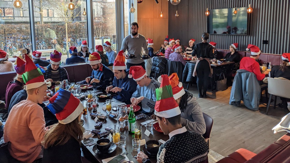 SensorCDT's tweet photo. 🎅Hats for everyone!
Had a great time yesterday connecting over a wonderful Christmas lunch at the new W Café🎄

#itsbeginningtolookalotlikechristmas #westhubcambridge #wcafé #cambridgeuniversity #sensortechnology #sensorcdt #interdisciplinary #MRES #PHD #STEM https://t.co/pNOLVbYVHx