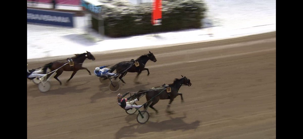 Carelya flög fram till andra raka med Sjöström på Valla 🍾💣 Jakob sköter o äger gör Matz , Bäckman o Triokungen Mellberg 🍾