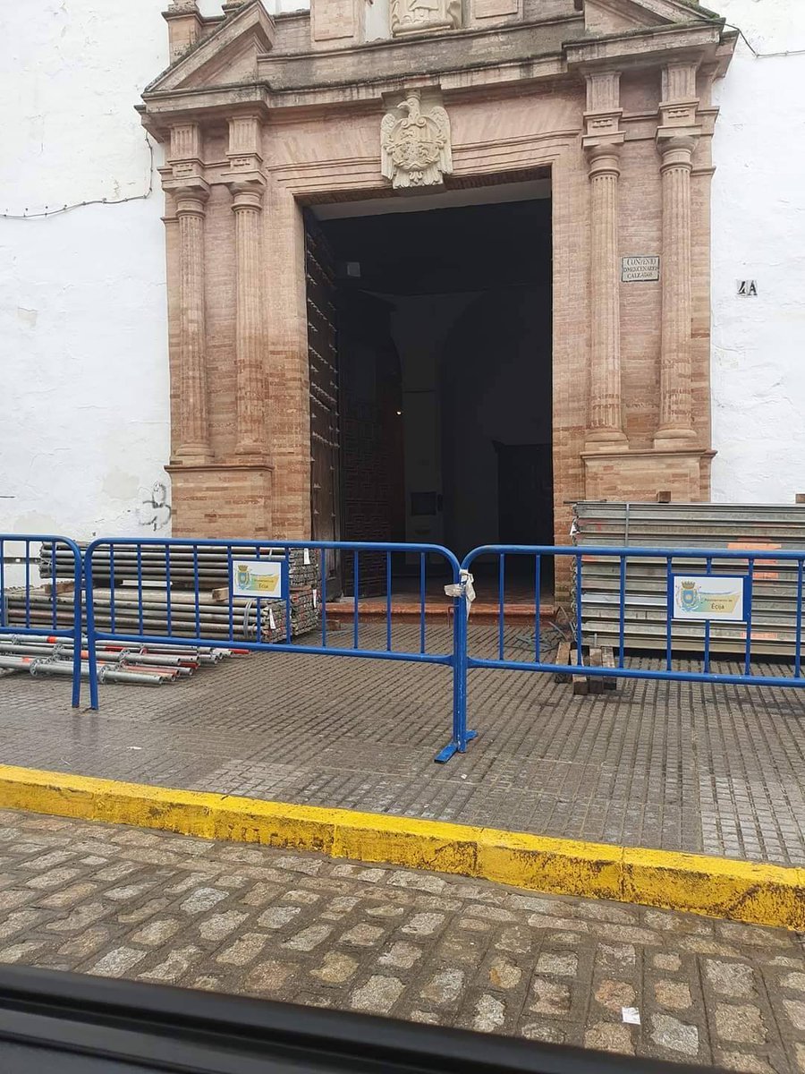 Comienzan los trabajos de restauración del Convento de La Merced de #Ecija 
📷 @lapiedadecija