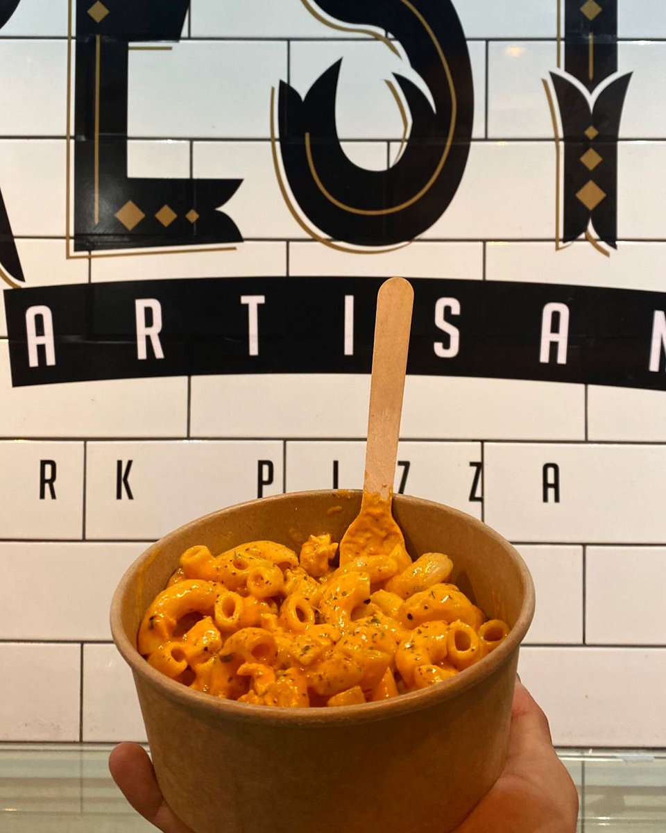 Firestone_ncl's tweet photo. You can’t go wrong with mac and cheese on a Friday..  

#macandcheese #cheese #food #pizza https://t.co/B9yoCx2qLU