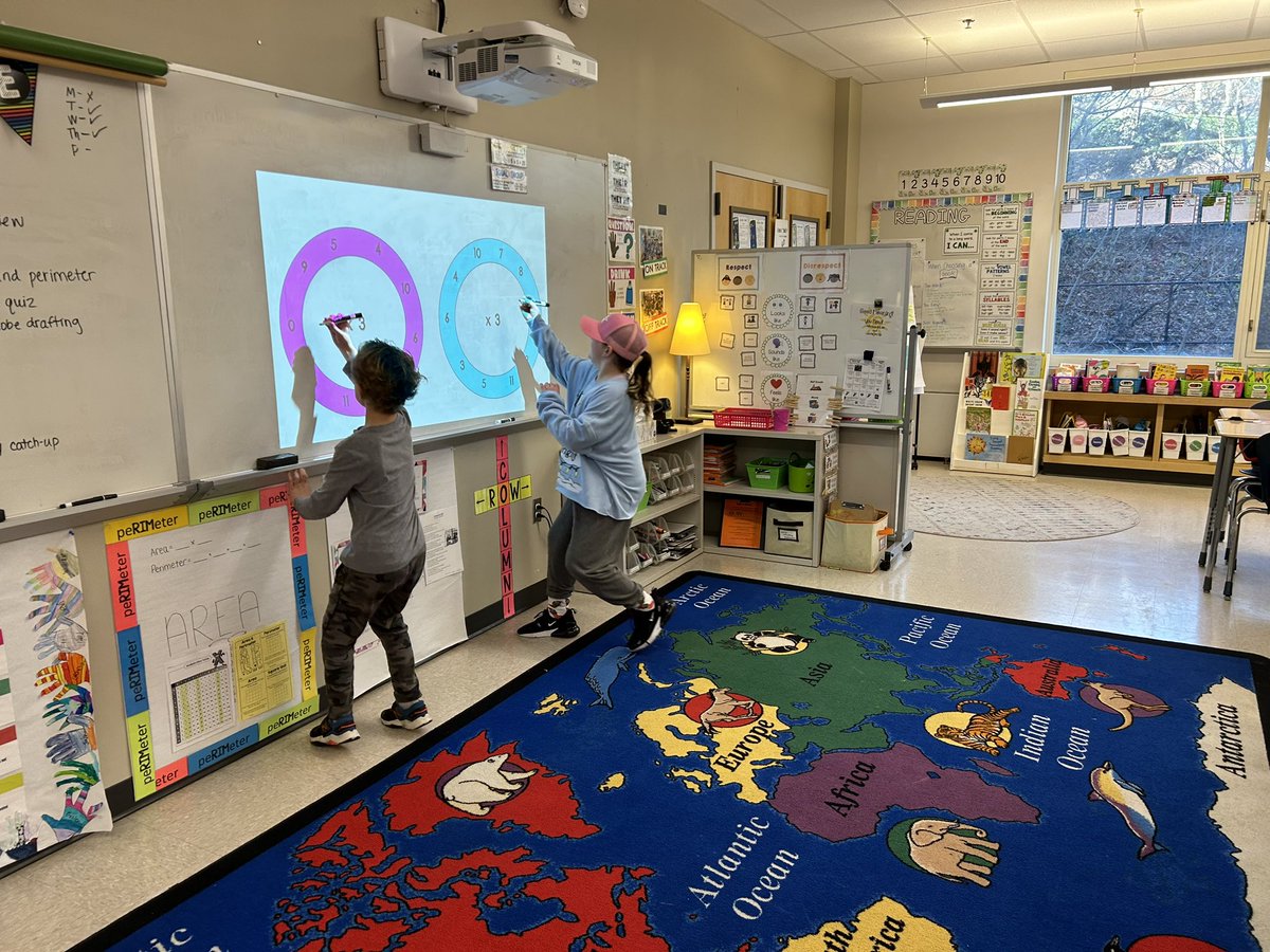 Starting Fun Friday off with multiplication relay! Love the teamwork I see in 3D👏🏼