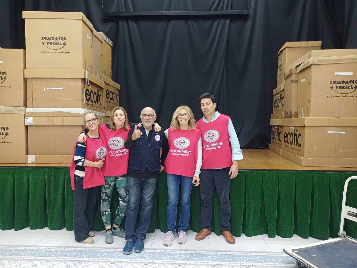 geaalicante's tweet photo. Un año más agradecemos al proyecto #ComparteyRecicla el envío de juguetes para la XXXIII Campaña de Acción Social Navidad, vamos a llenar de sonrisas #Alicante con la campaña #puentedeilusiones
¡GRACIAS!
#XXXIIICampañaAcciónSocialNavidad #ComparteyRecicla #puentedeilusiones https://t.co/0iLoNK4y11