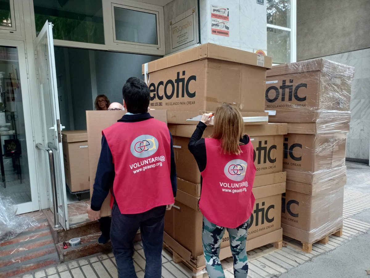 Un año más agradecemos al proyecto #ComparteyRecicla el envío de juguetes para la XXXIII Campaña de Acción Social Navidad, vamos a llenar de sonrisas #Alicante con la campaña #puentedeilusiones
¡GRACIAS!
#XXXIIICampañaAcciónSocialNavidad #ComparteyRecicla #puentedeilusiones